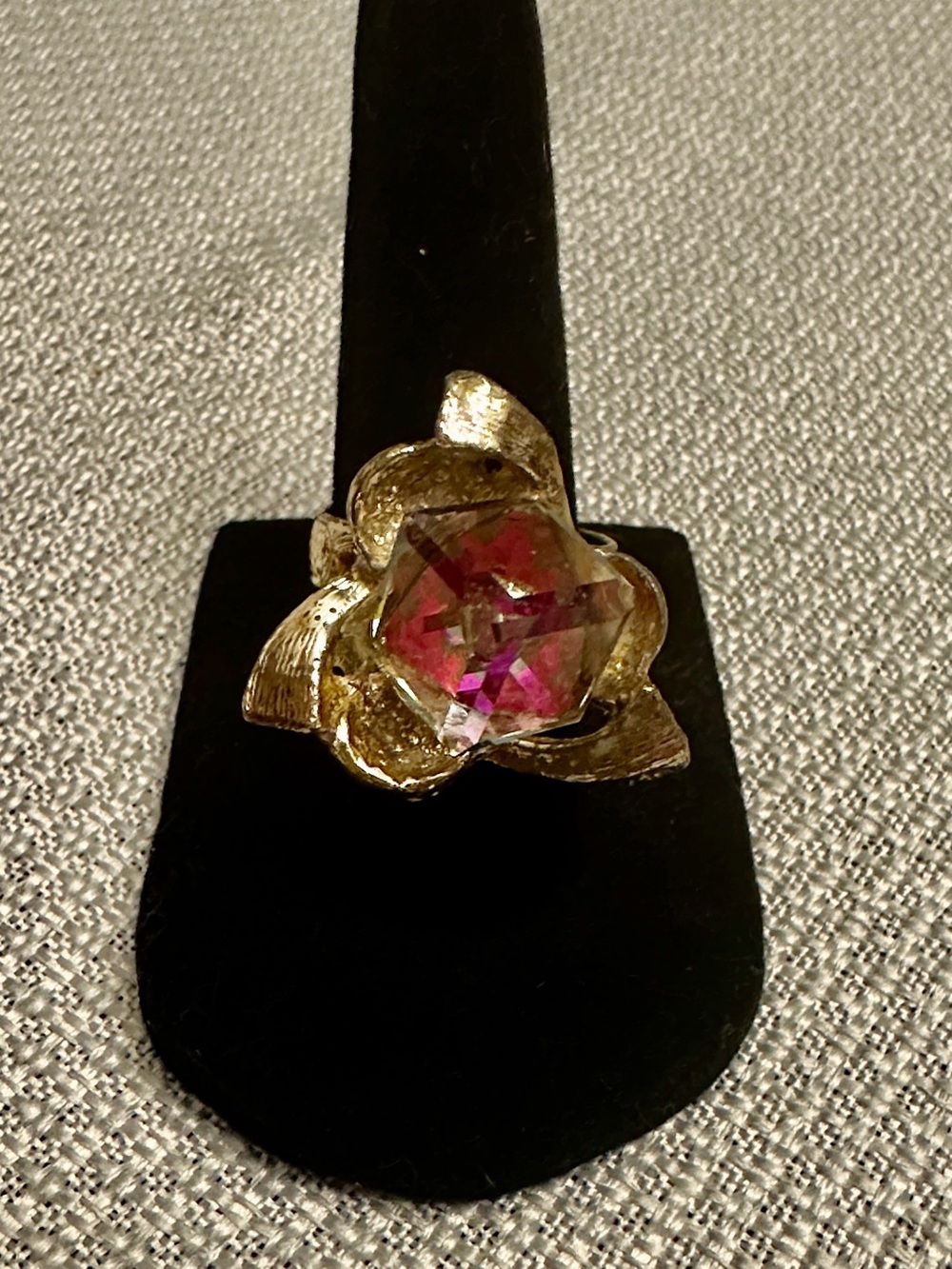 🌈 VTG 70s Brutalist Color Change Neodymium Ring